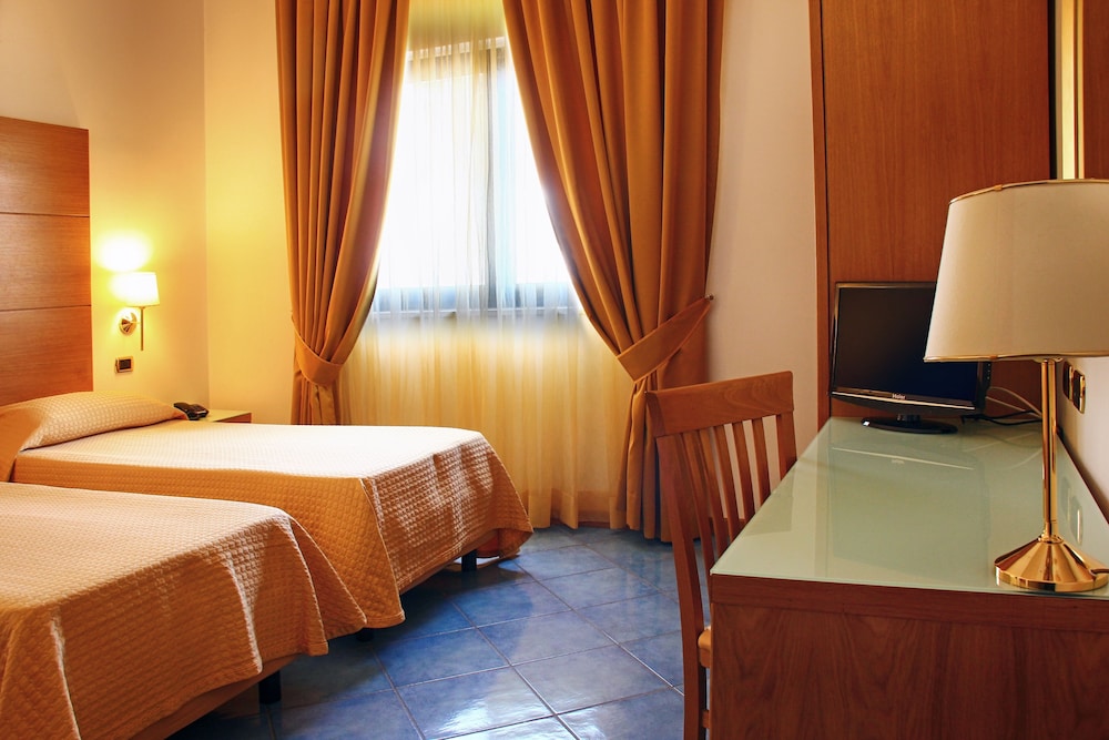 City Hotel Casoria 6/29
