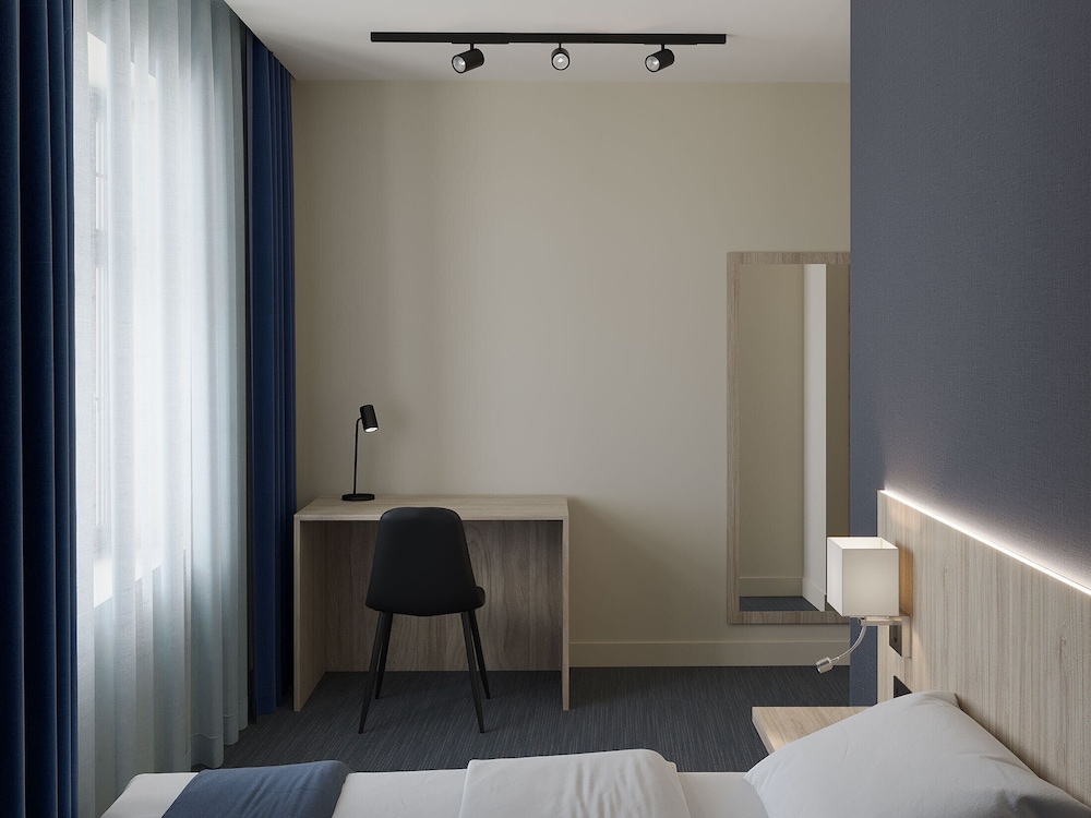 ROOM, SINGLE