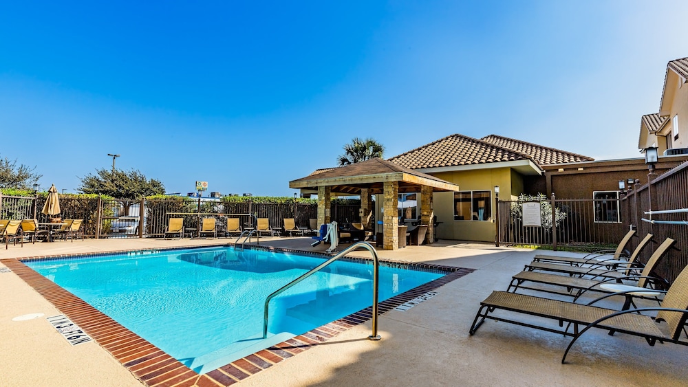 Staybridge Suites Laredo International Airport 34/42
