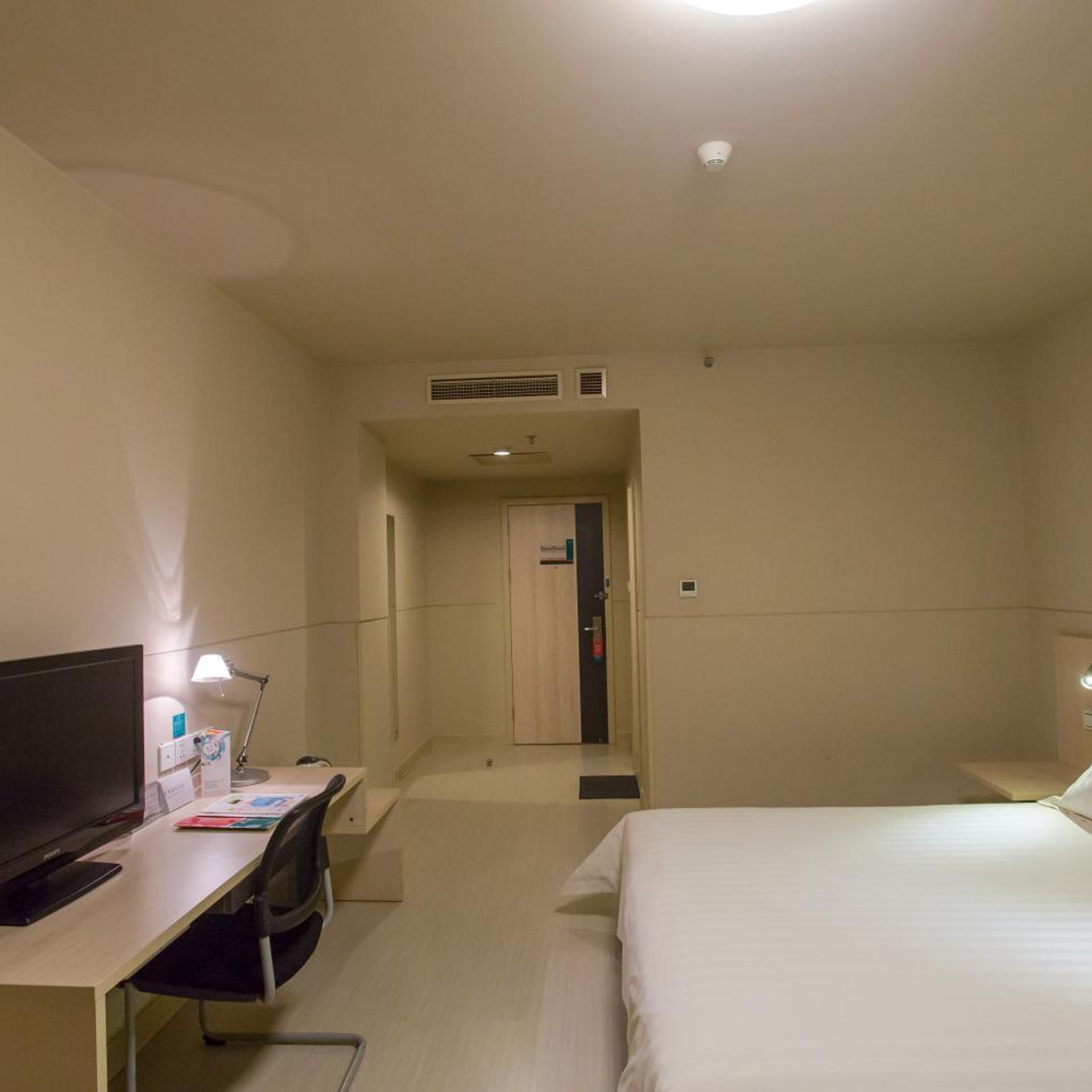 Jinjiang Inn (Beijing Lianshi East Road) 16/24