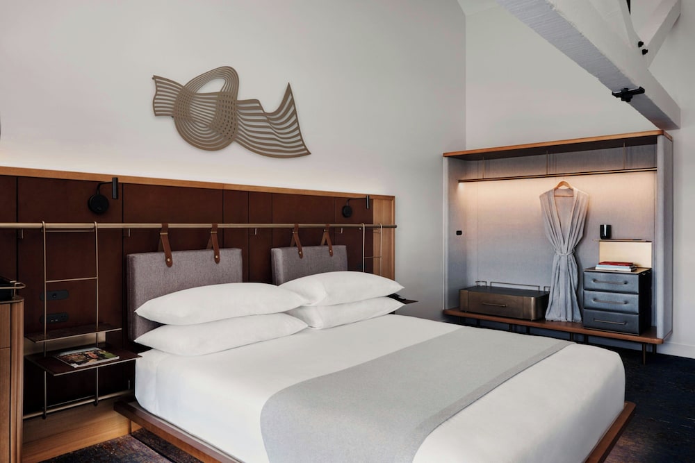 Room, King Bed, with View