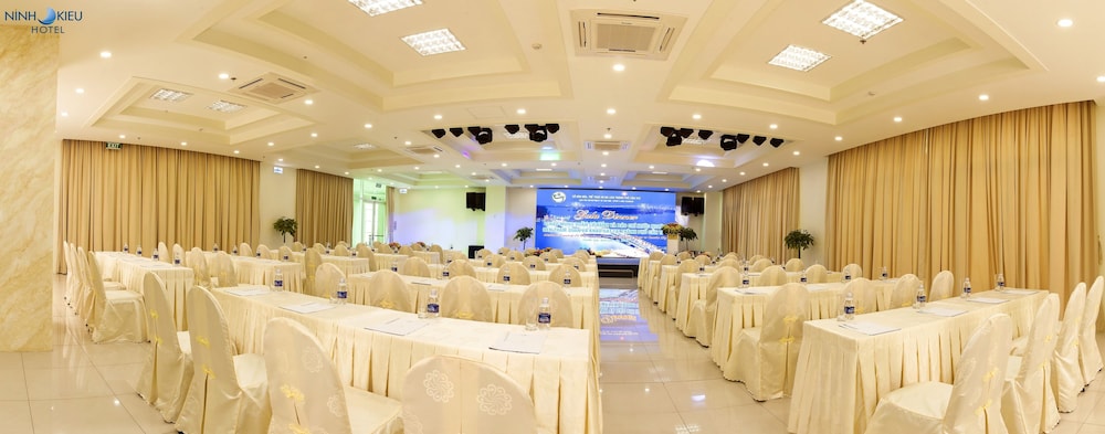 Ninh Kieu Riverside Hotel 58/70