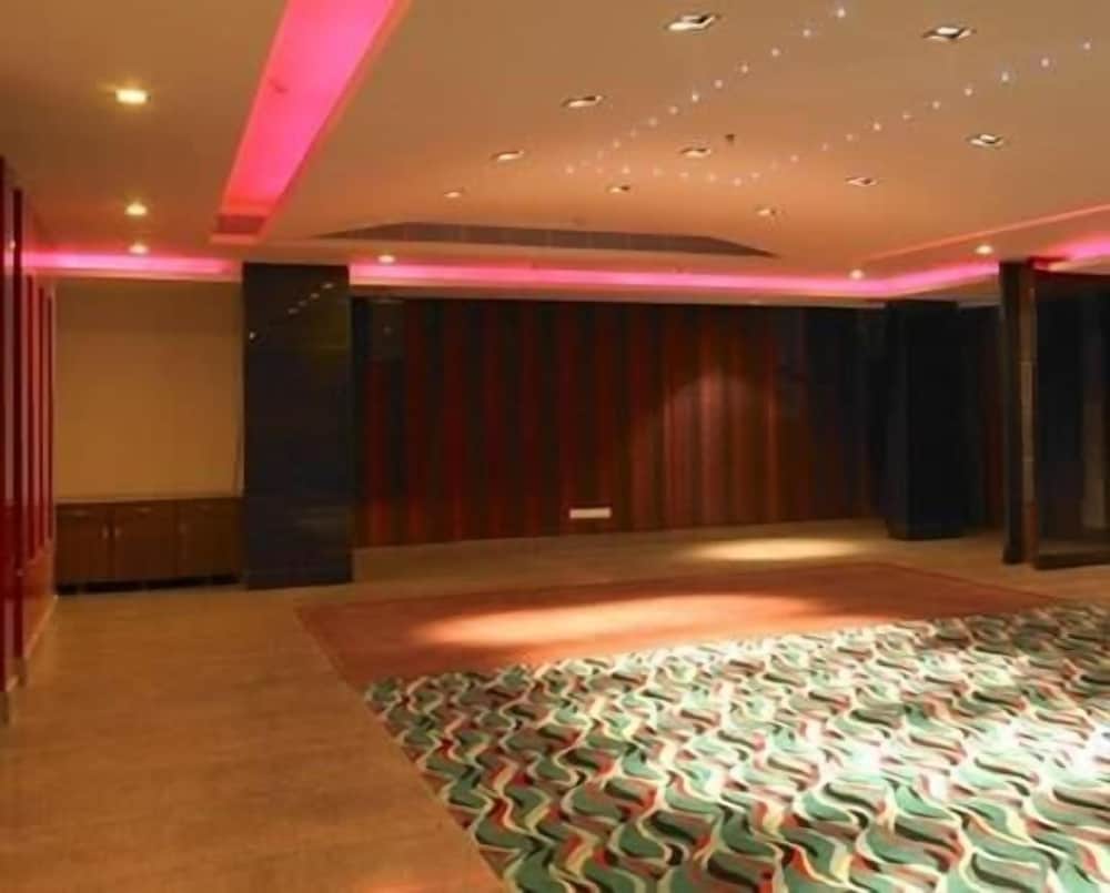 Ramada by Wyndham Jaipur North 12/65