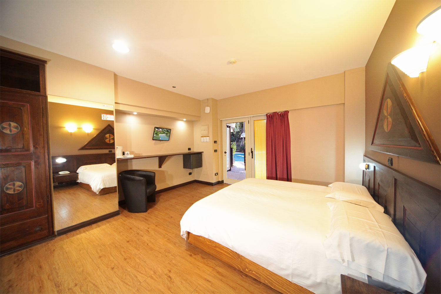 La Paul Hotel 3/35