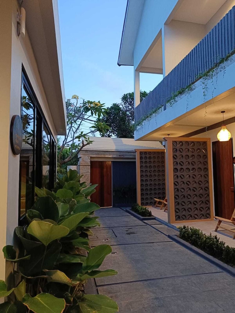 Padinis Villa & Coffee 72/77