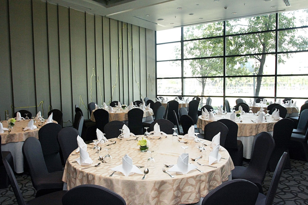 Hyatt Regency Bangkok Suvarnabhumi Airport 46/63