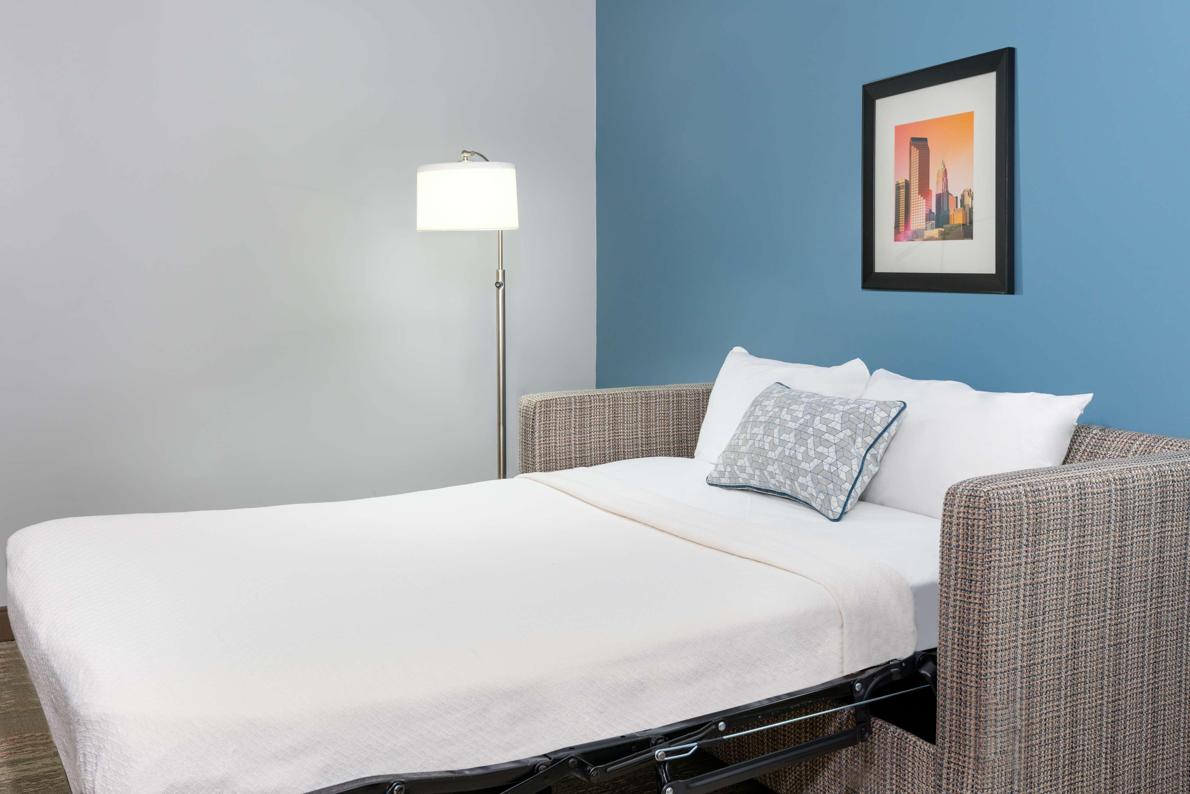 Studio, King Bed