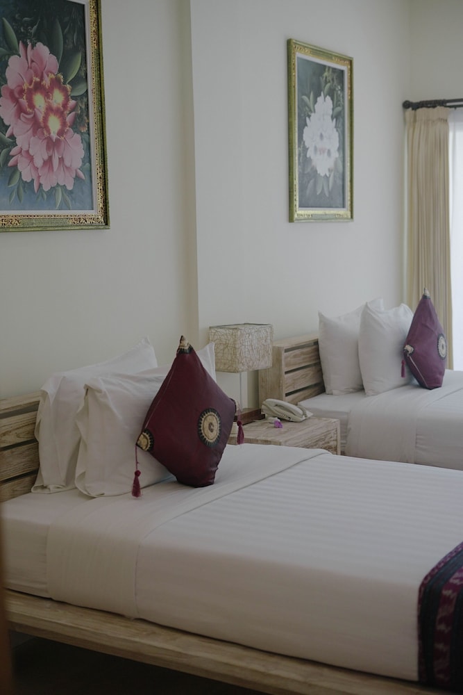 Puri Sari Beach Hotel 23/50
