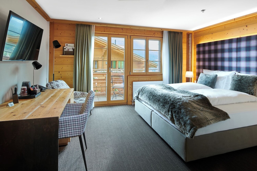 Connecting, Chic, 2 King Beds