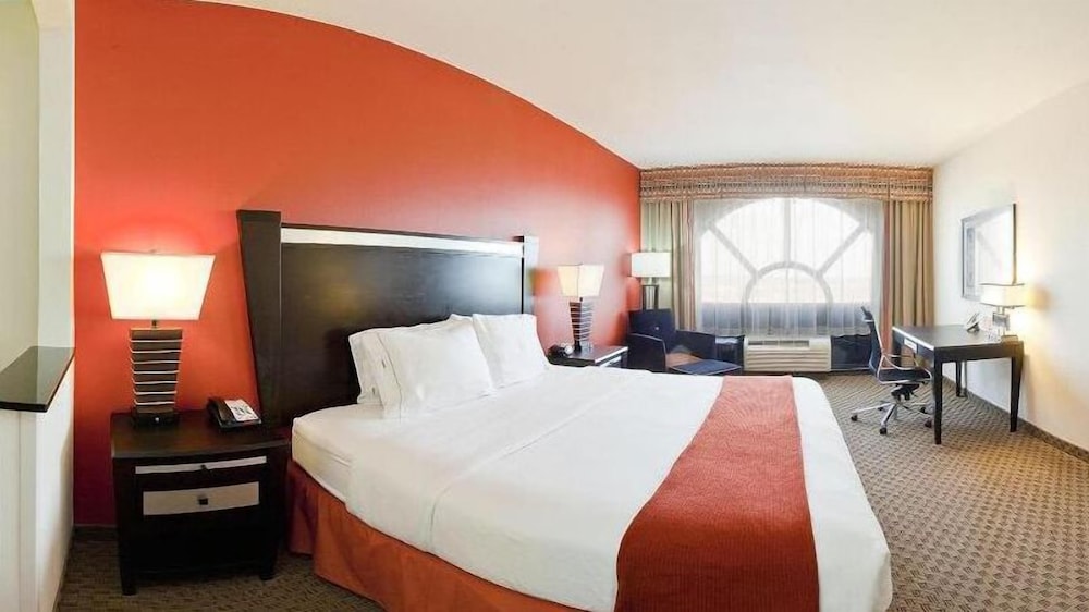 غرفة ديلوكس بسرير كوين، Holiday Inn Express Hotel And Suites Odessa 2/6