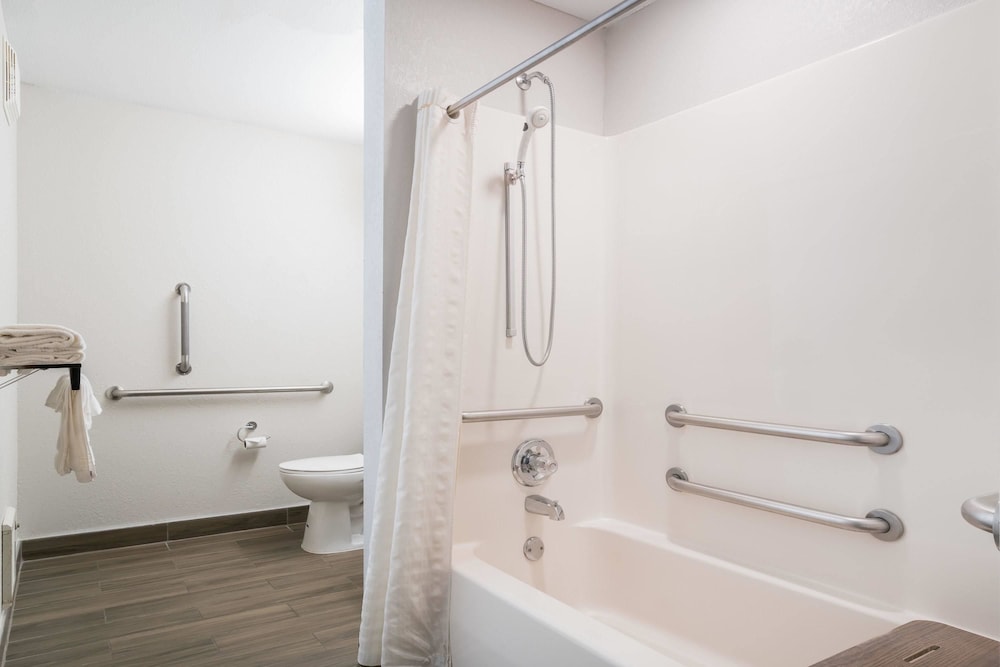 Microtel Inn Suites By Wyndham Rochester Mayo Clinic North 8/25