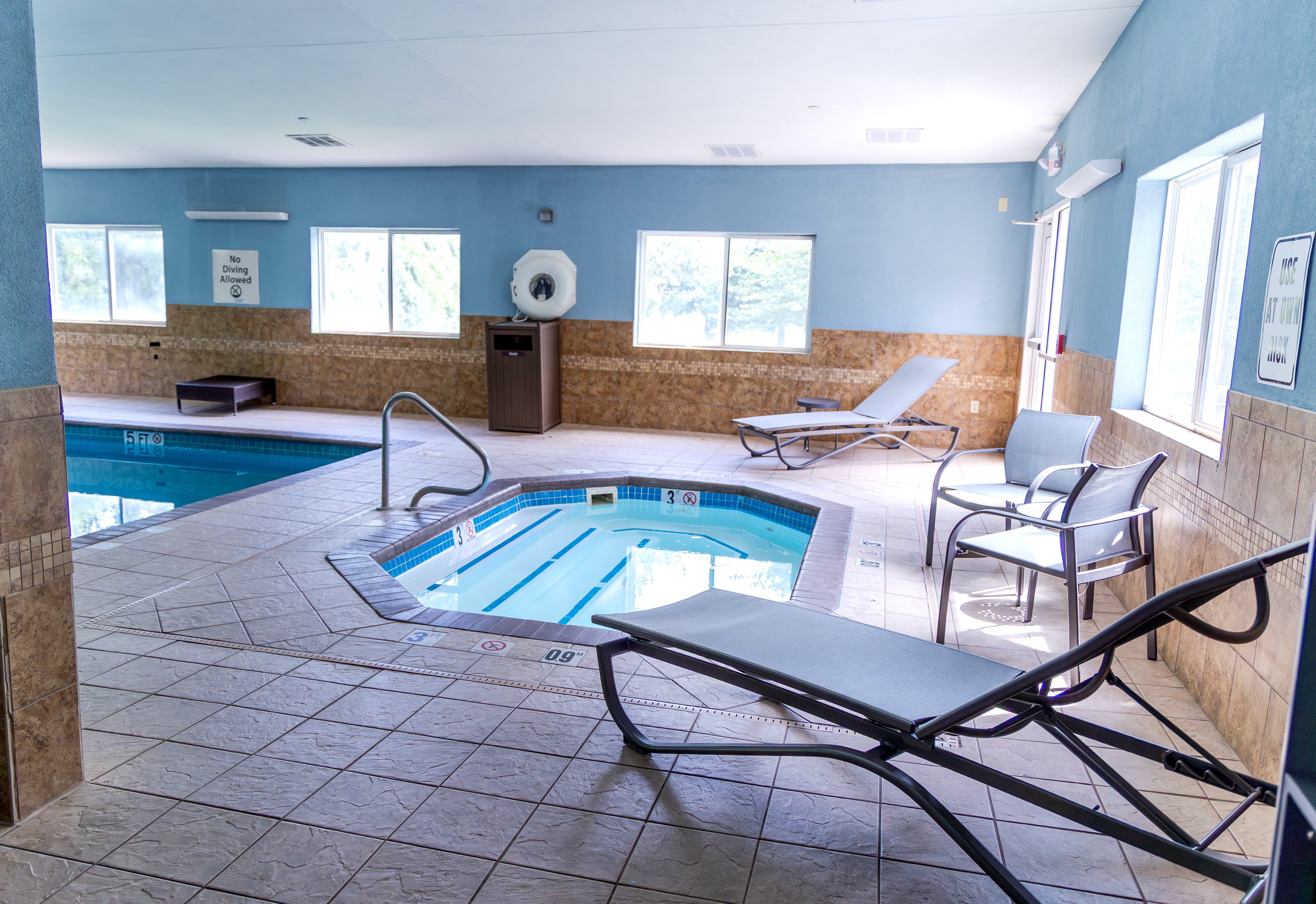 Holiday Inn Express & Suites Torrington 38/78