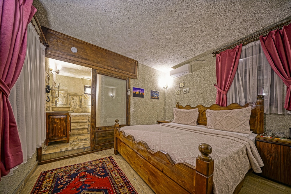 Maccan Cave Hotel 20/70
