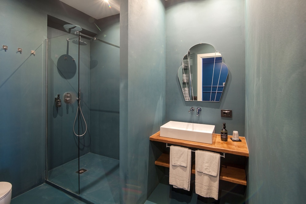 Seven Suites 52/58