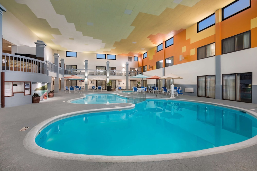 Revel Hotel Minot, SureStay Collection by Best Western 40/66