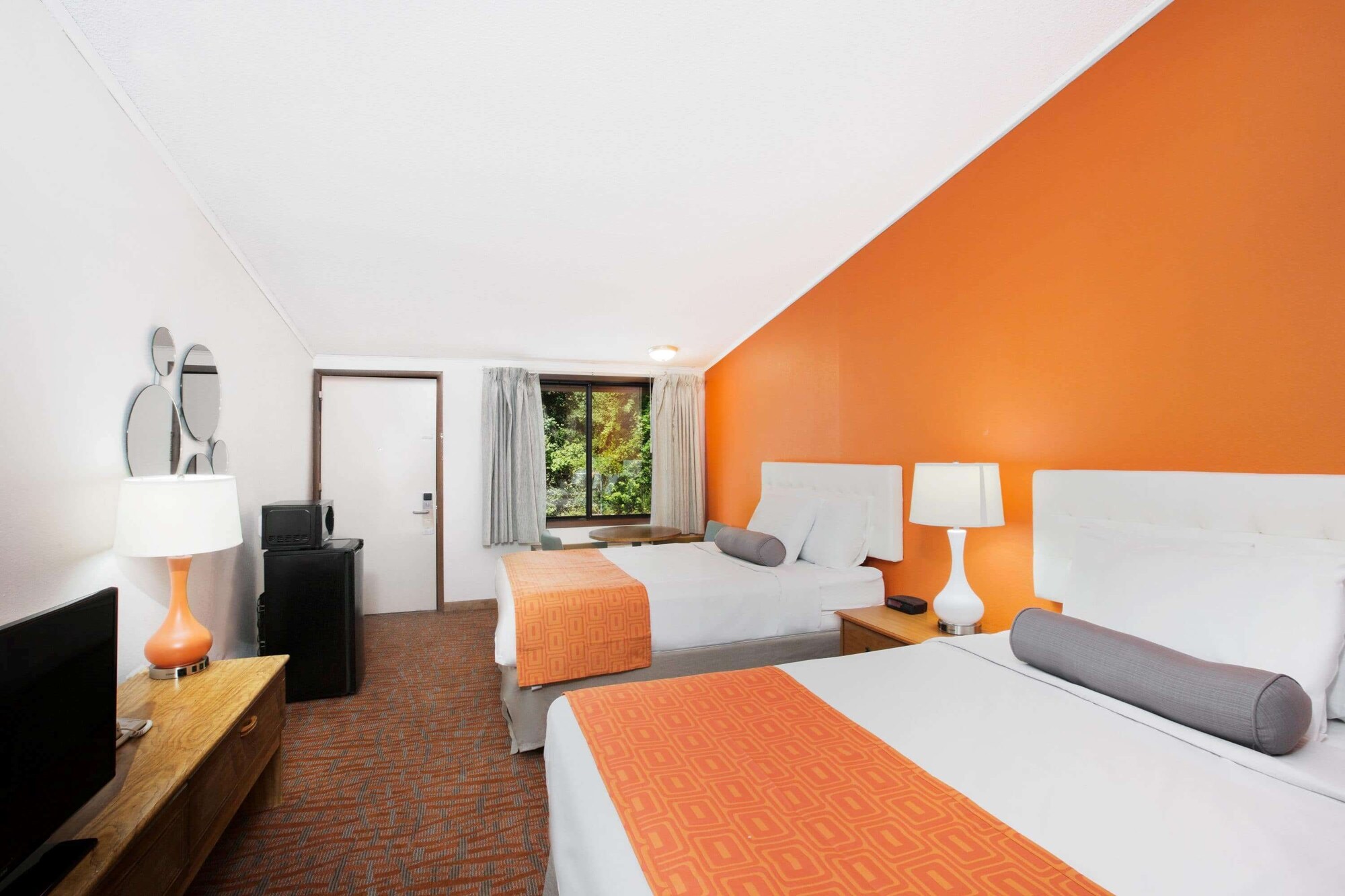 ROOM, 2 DOUBLE BEDS