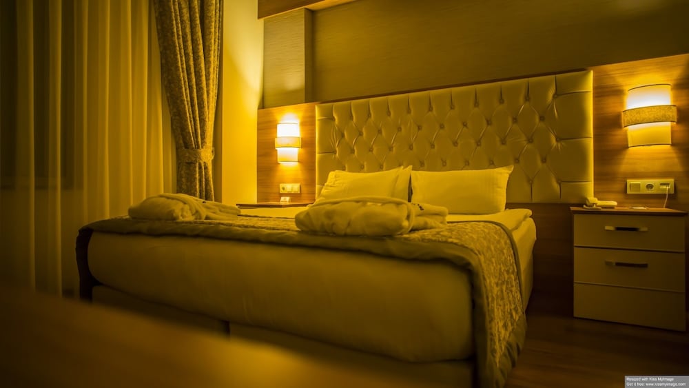 Parion Hotel 43/67