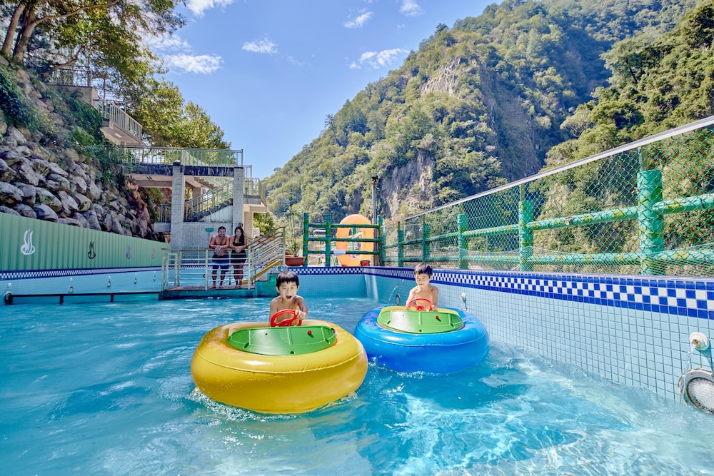 Uni-Resort Ku-Kuan 57/67