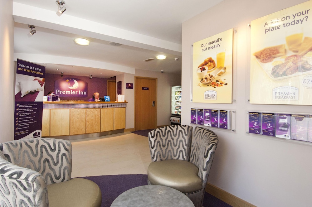 Premier Inn Huddersfield Central 7/36