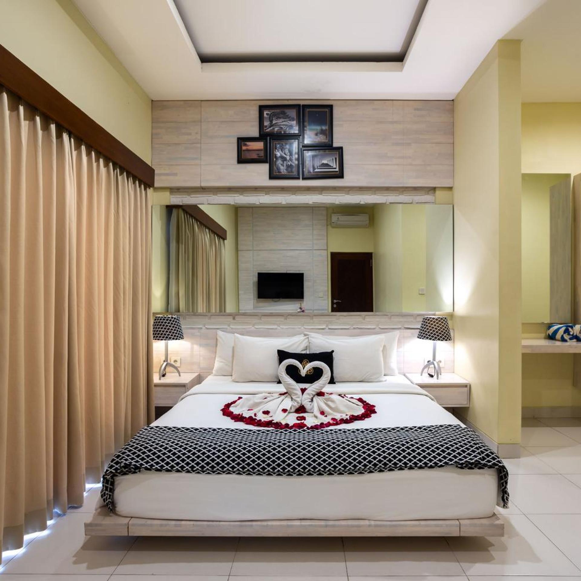 1 Bedroom, Pool, Deluxe, Villa, King Bed، Paisa Seminyak Living 6/10