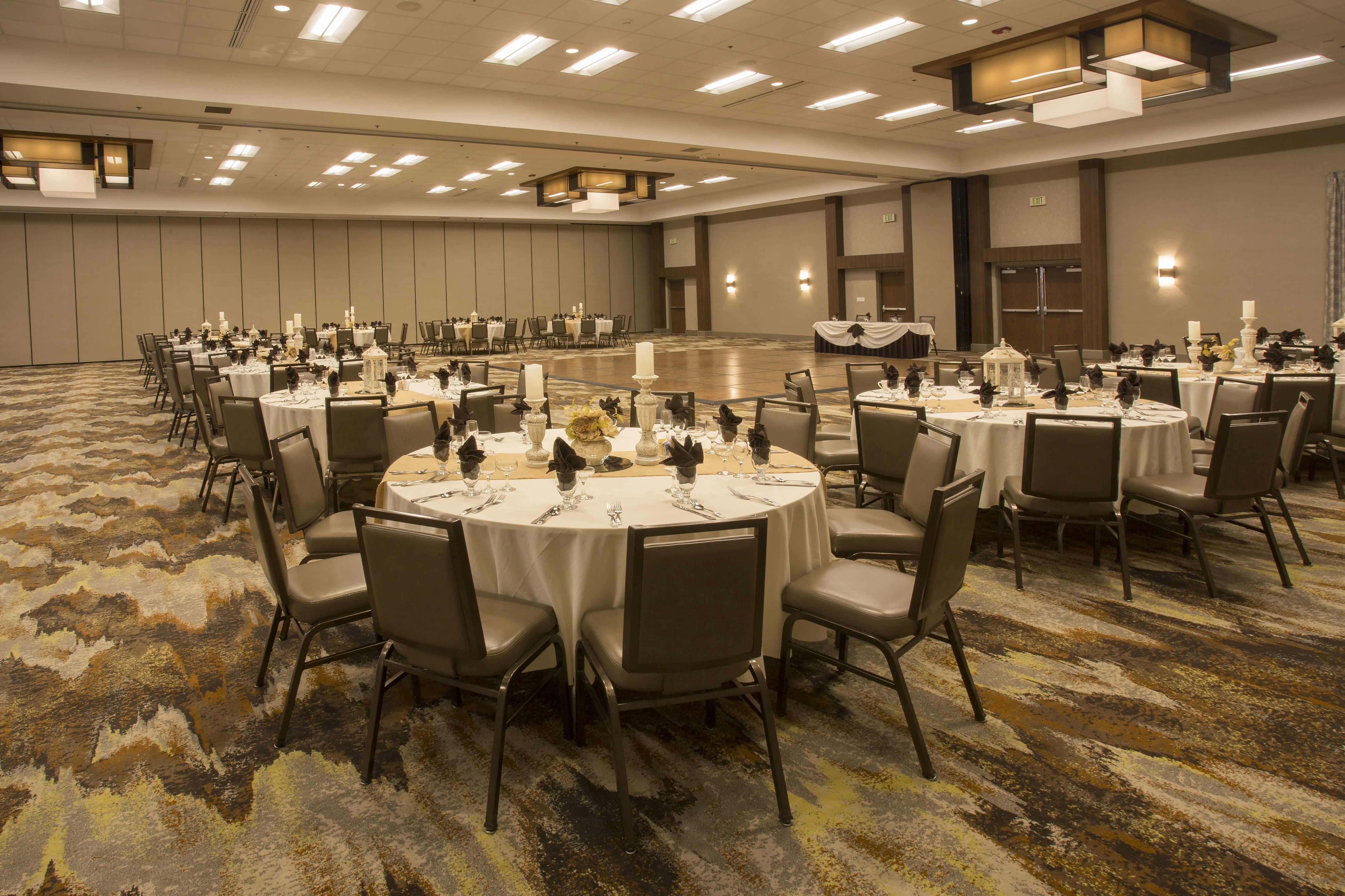 Doubletree By Hilton Fresno Convention Center 51/59