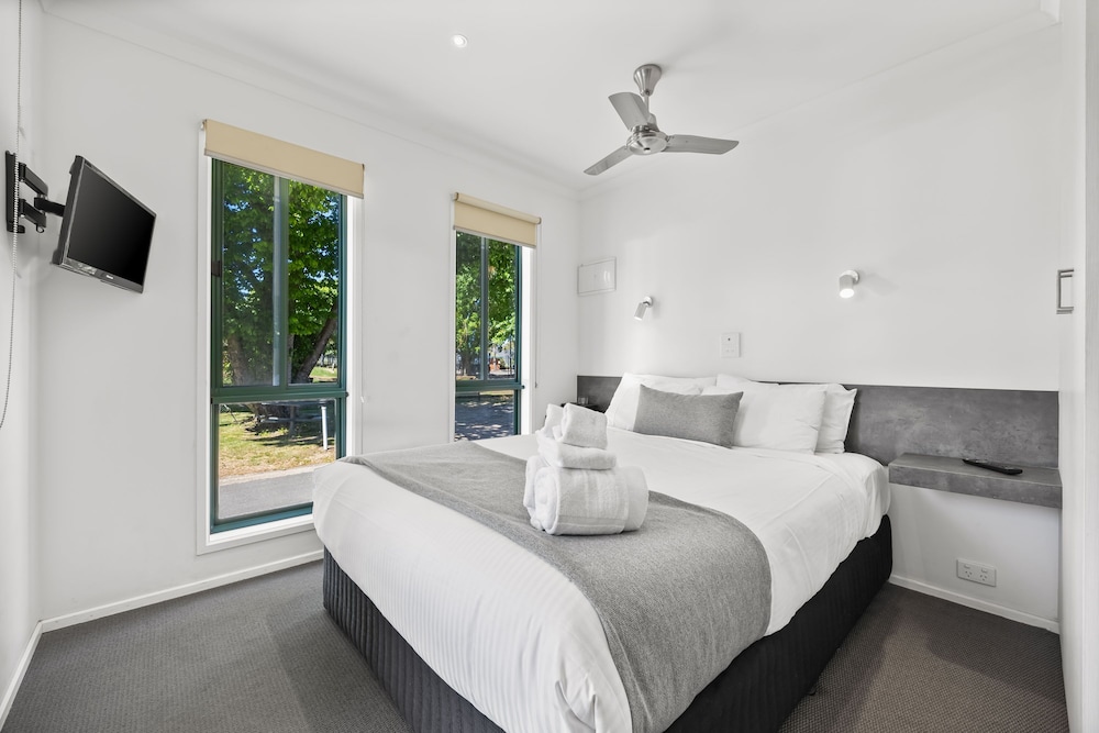 EUREKA STOCKADE HOLIDAY PARK 34/80
