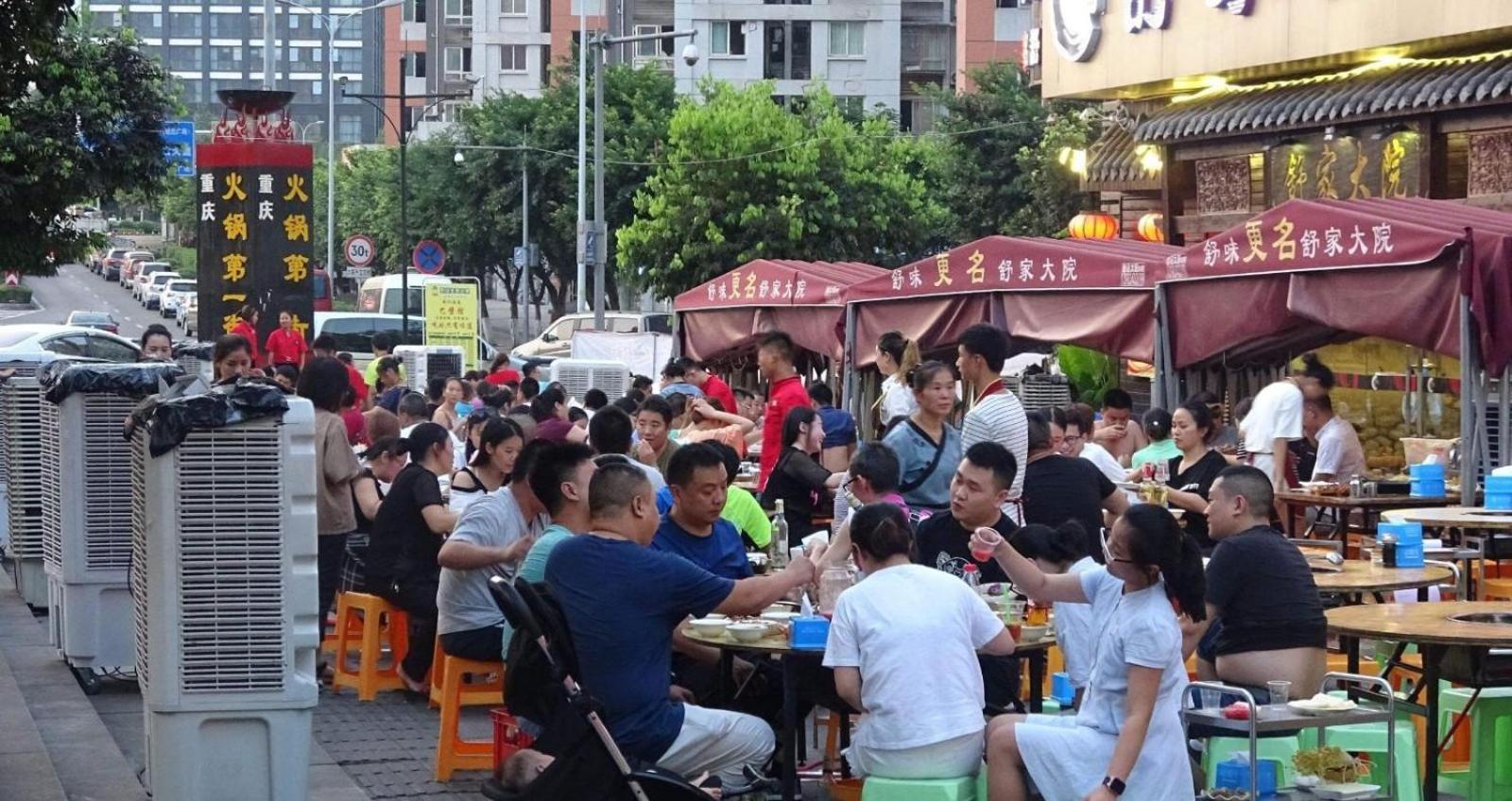 7 Days Inn (Chongqing Longtousi North Square of North Railway Station) 27/32