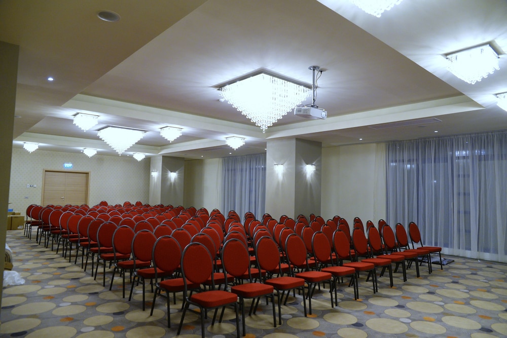 Ramada by Wyndham Constanta 44/51