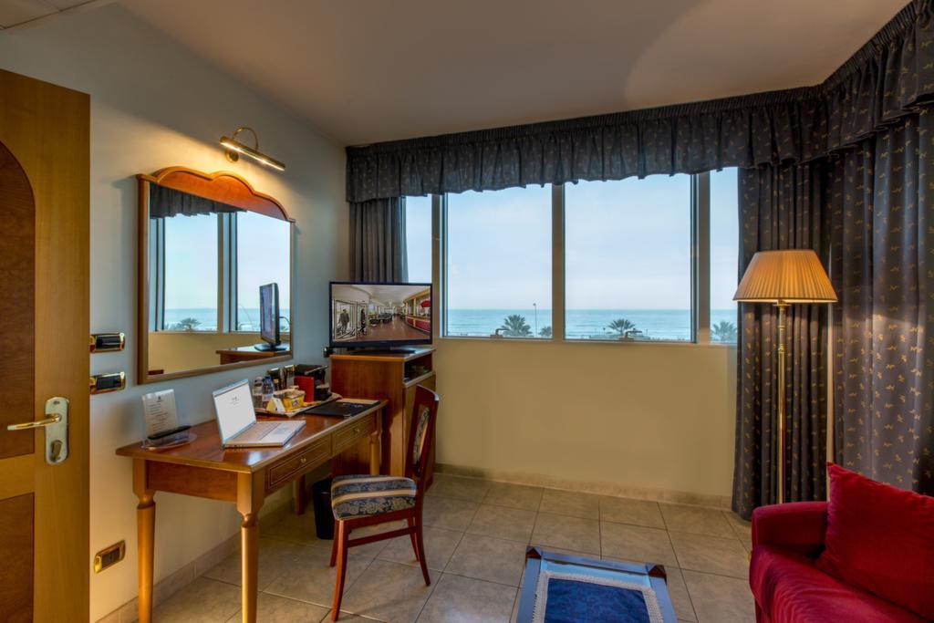 Hotel Ambassador 15/22