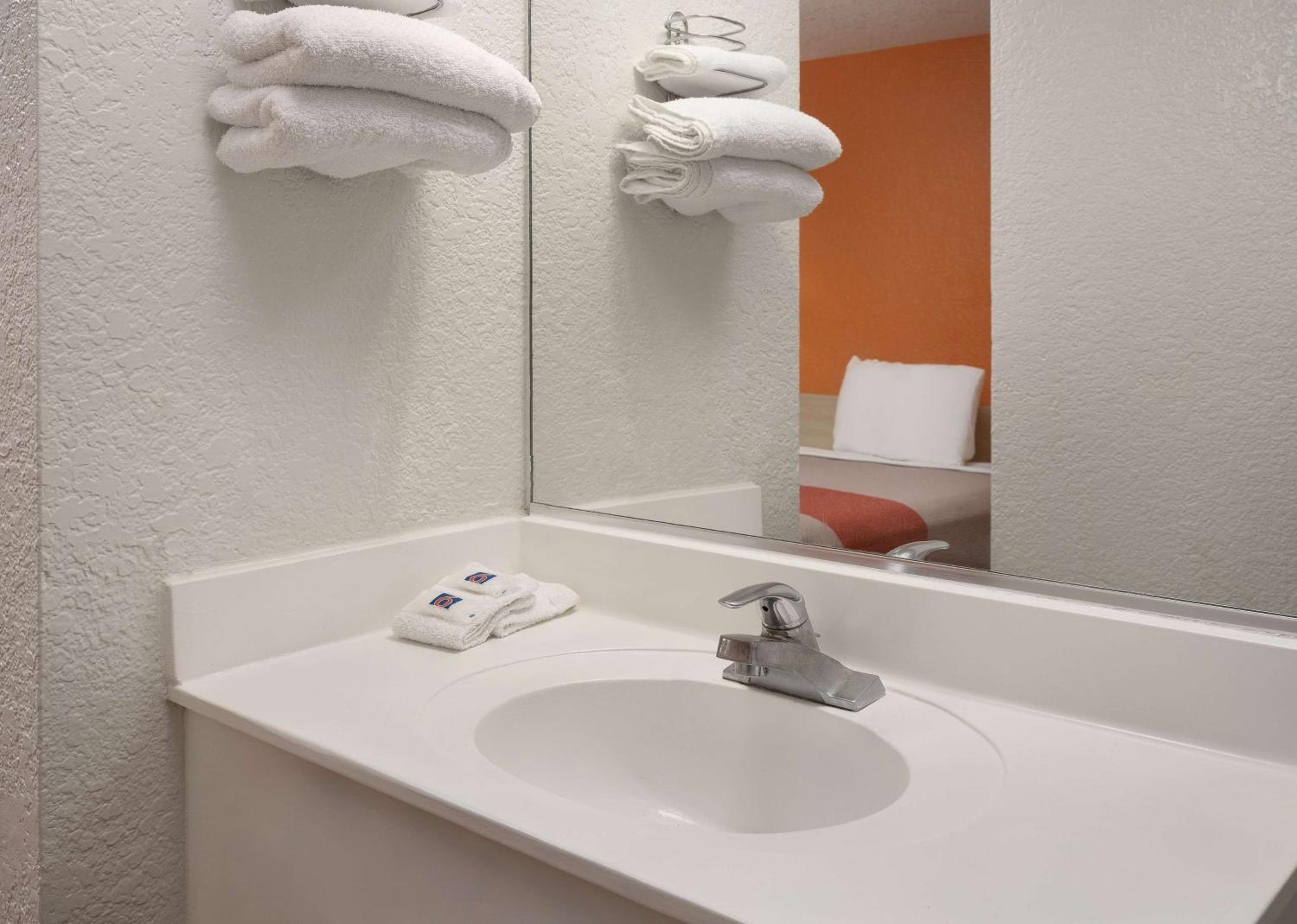 غرفة رباعية، Motel6 Buena Park, CA - Knotts Berry Farm - Disneyland 6/7