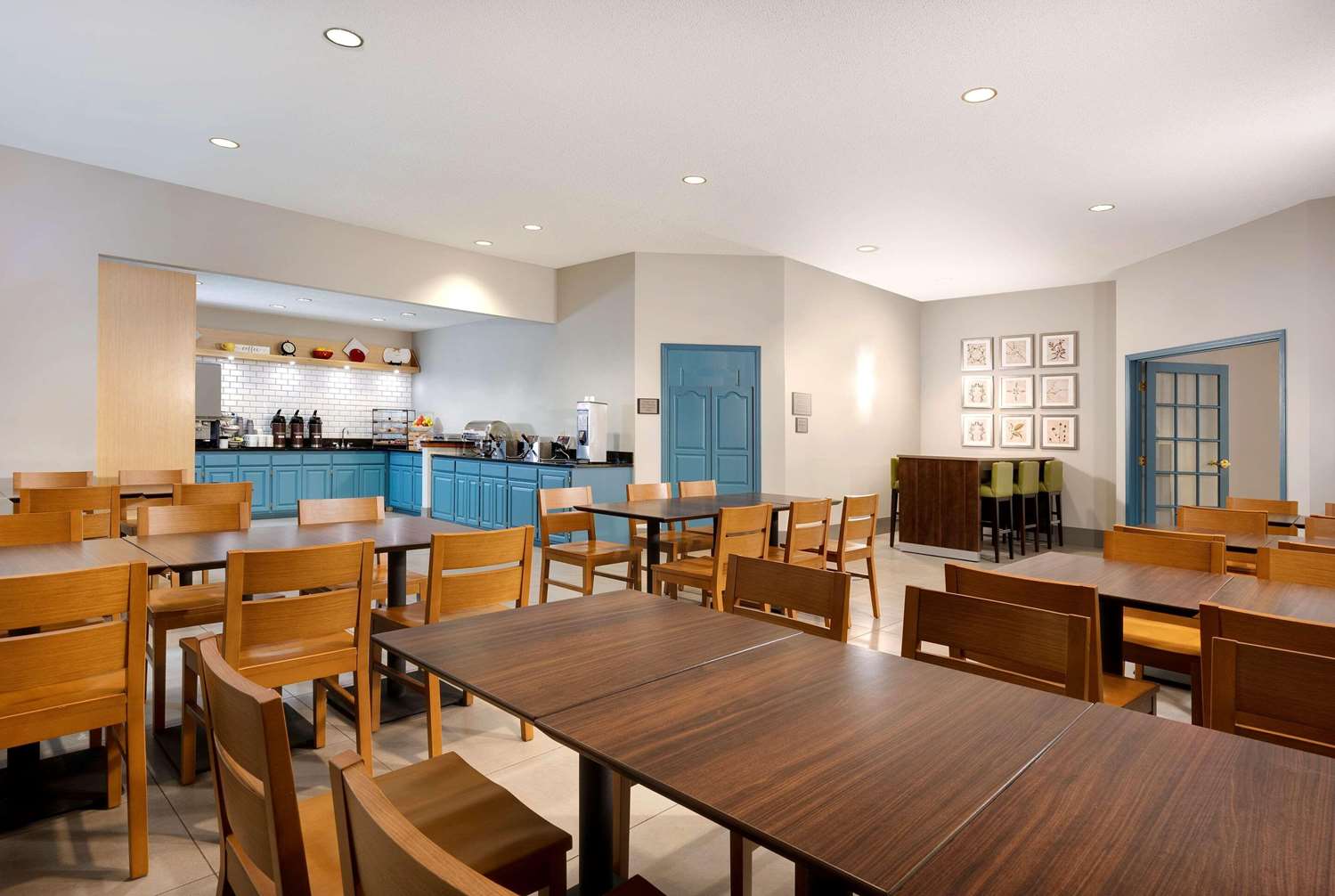 Country Inn & Suites by Radisson Albertville near Outlet Mall 20/21