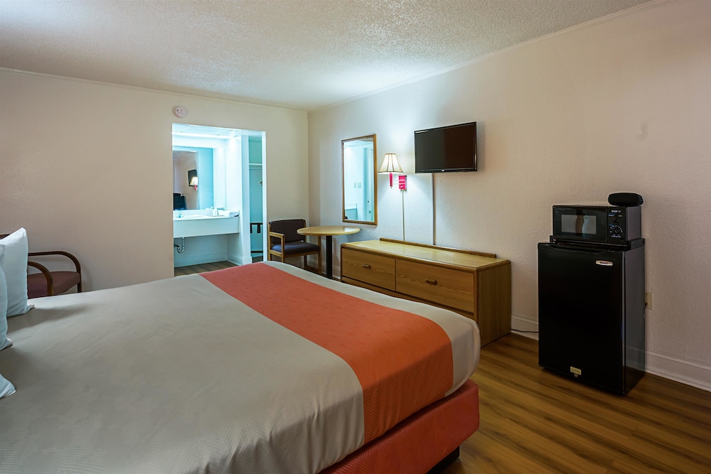 Motel6 Perry, GA 31/39