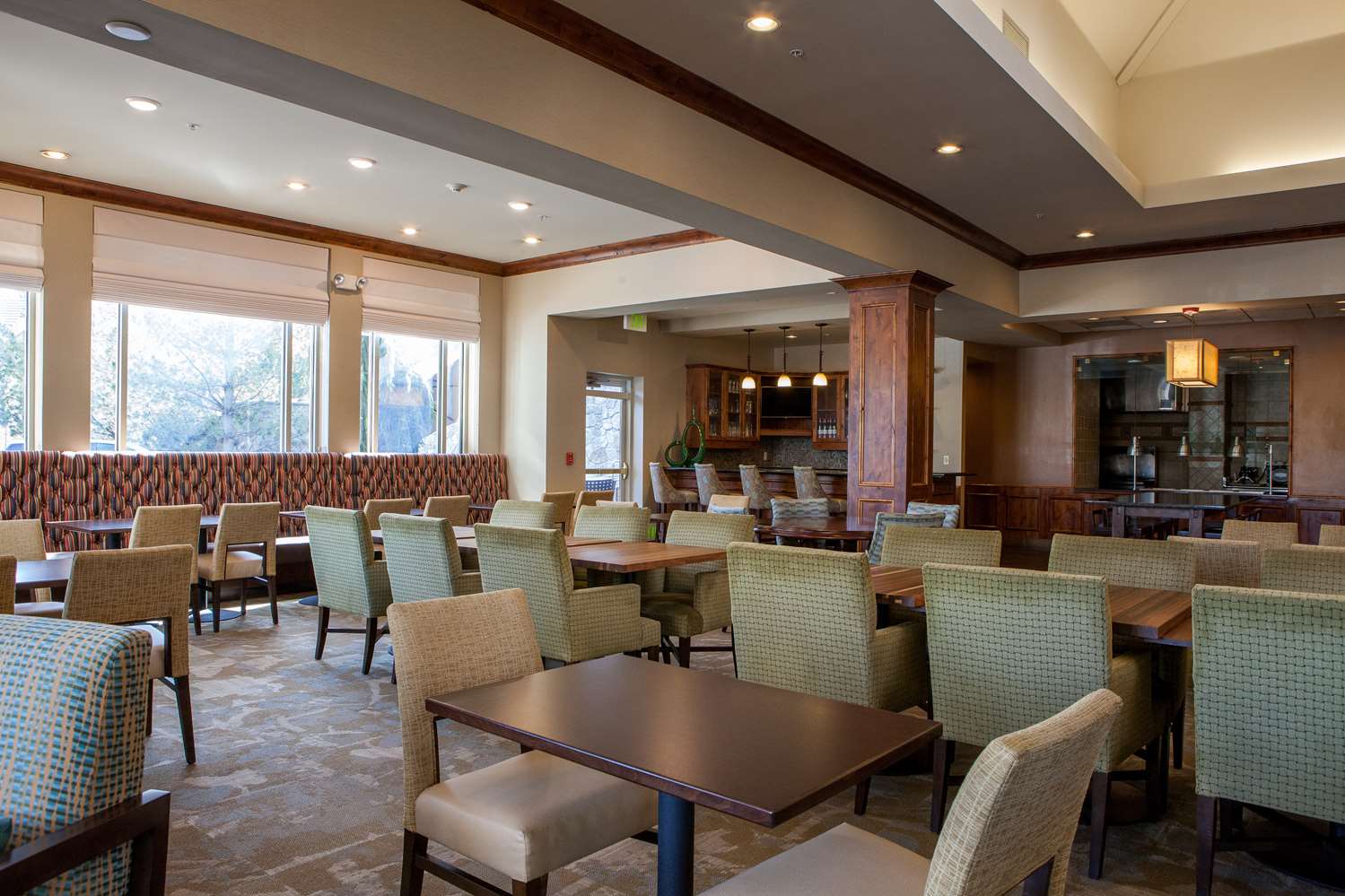 restaurant cafeteria