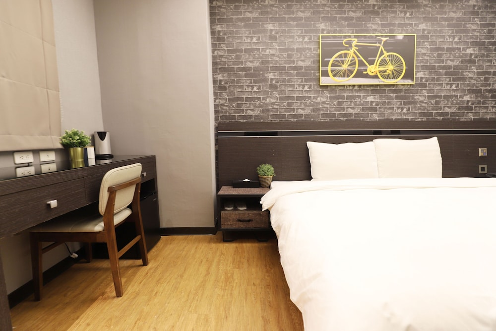 Military 75 Hotel 22/70