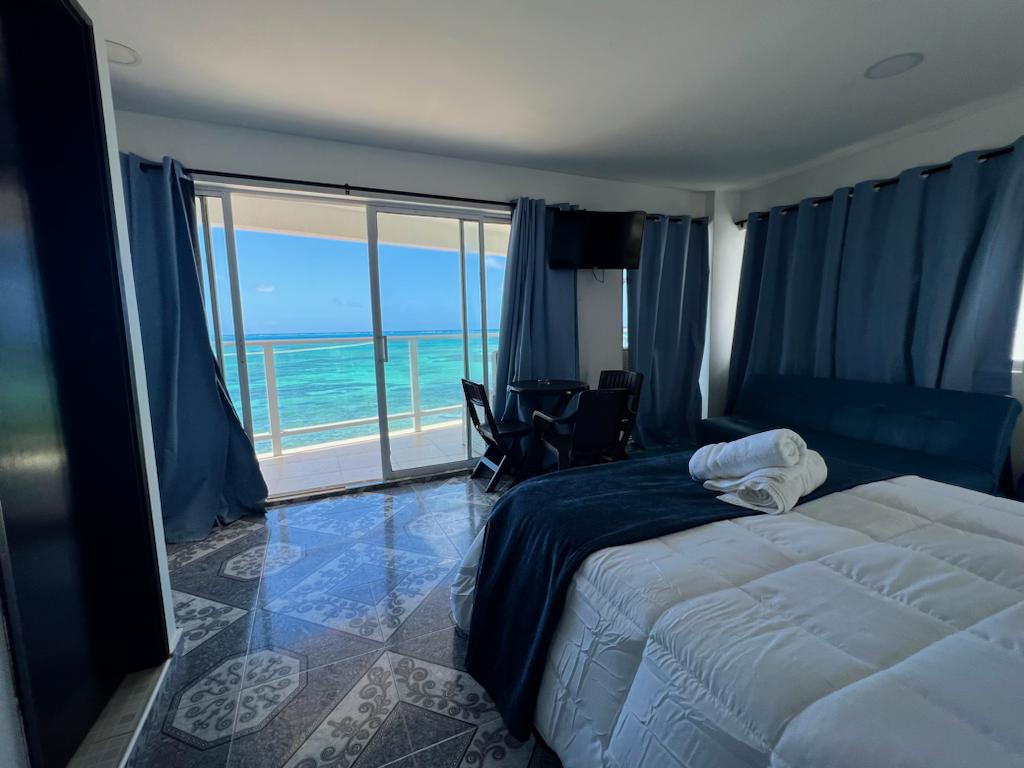Caribbean Island Hotel 5/20