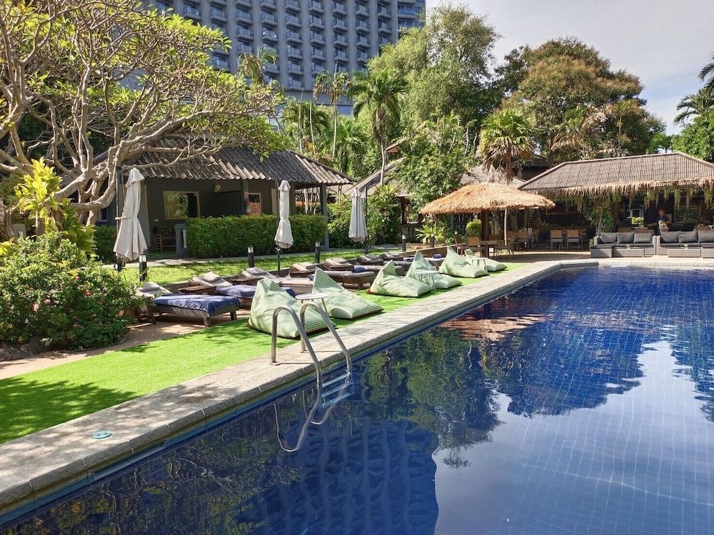 Let S Hyde Resort And Villa Pattaya 63/69