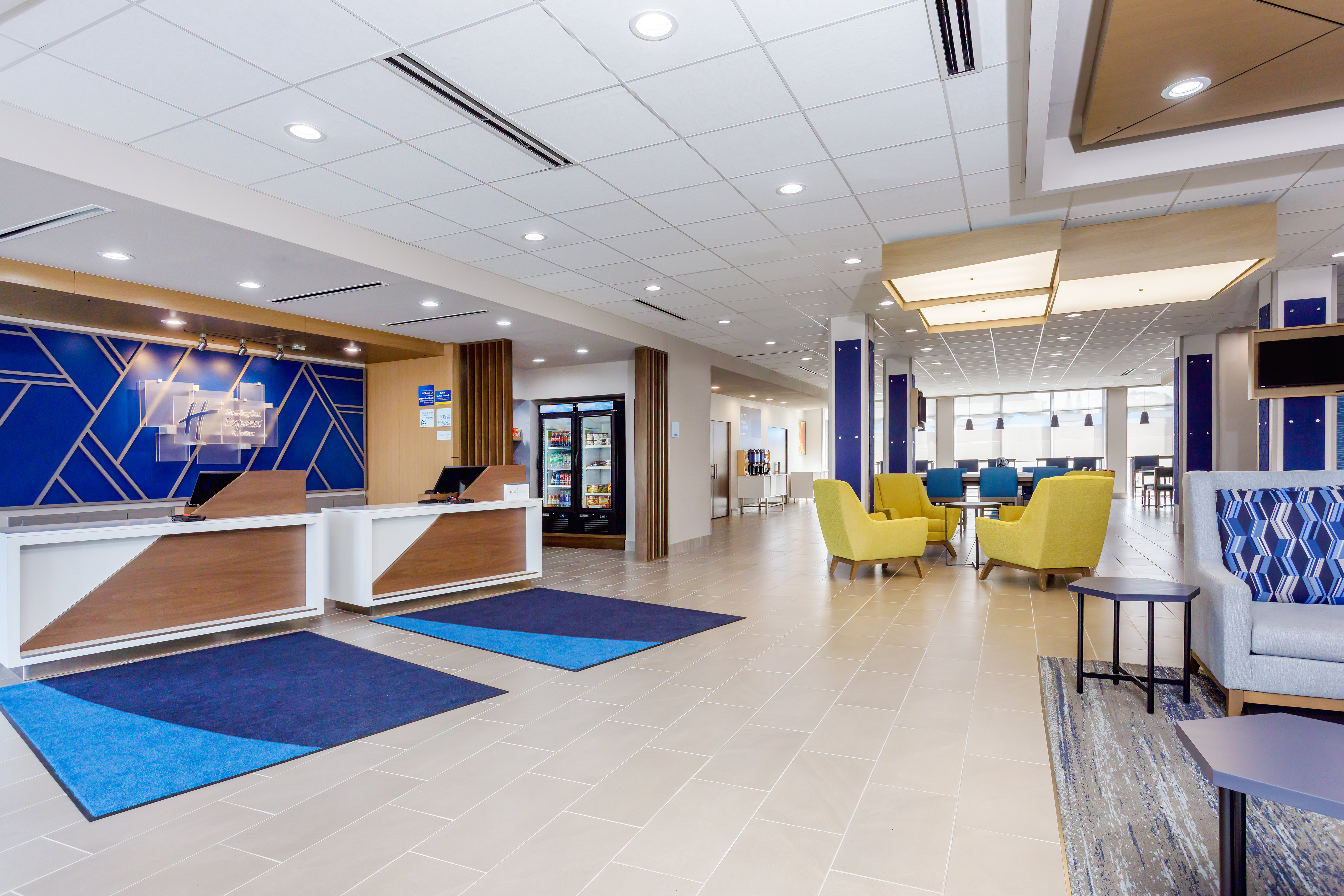 Holiday Inn Express & Suites Tampa Stadium Airport Area 7/36