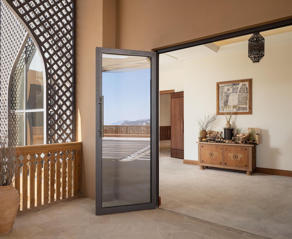 Anantara Al Jabal Al Akhdar Resort 16/80