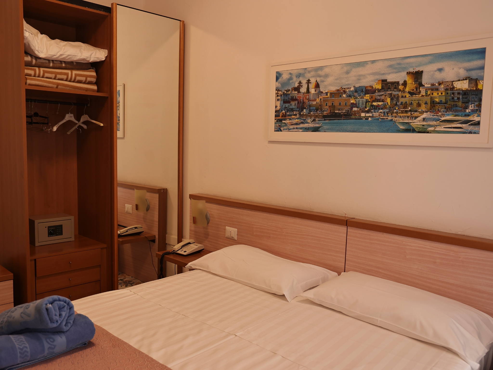 Basic, Double Bed