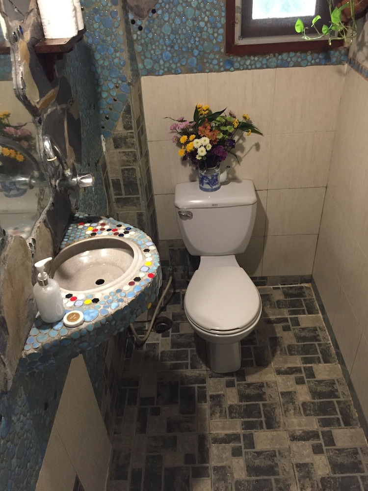 Shanti Lodge Bangkok 68/70