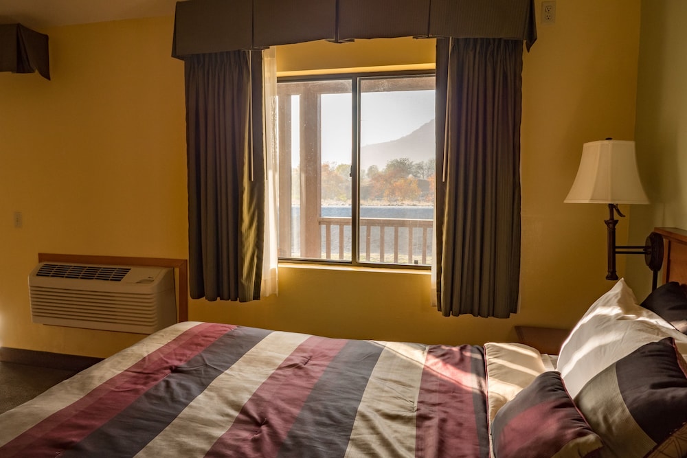 Western Holiday Lodge Three Rivers 11/41