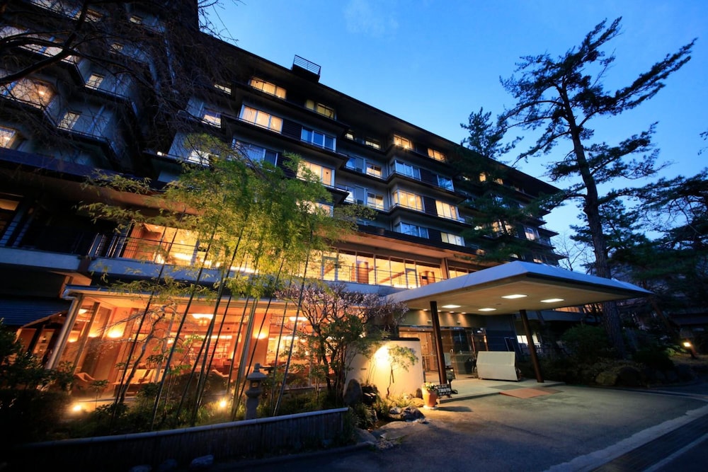 Shimobe Hotel 2/67