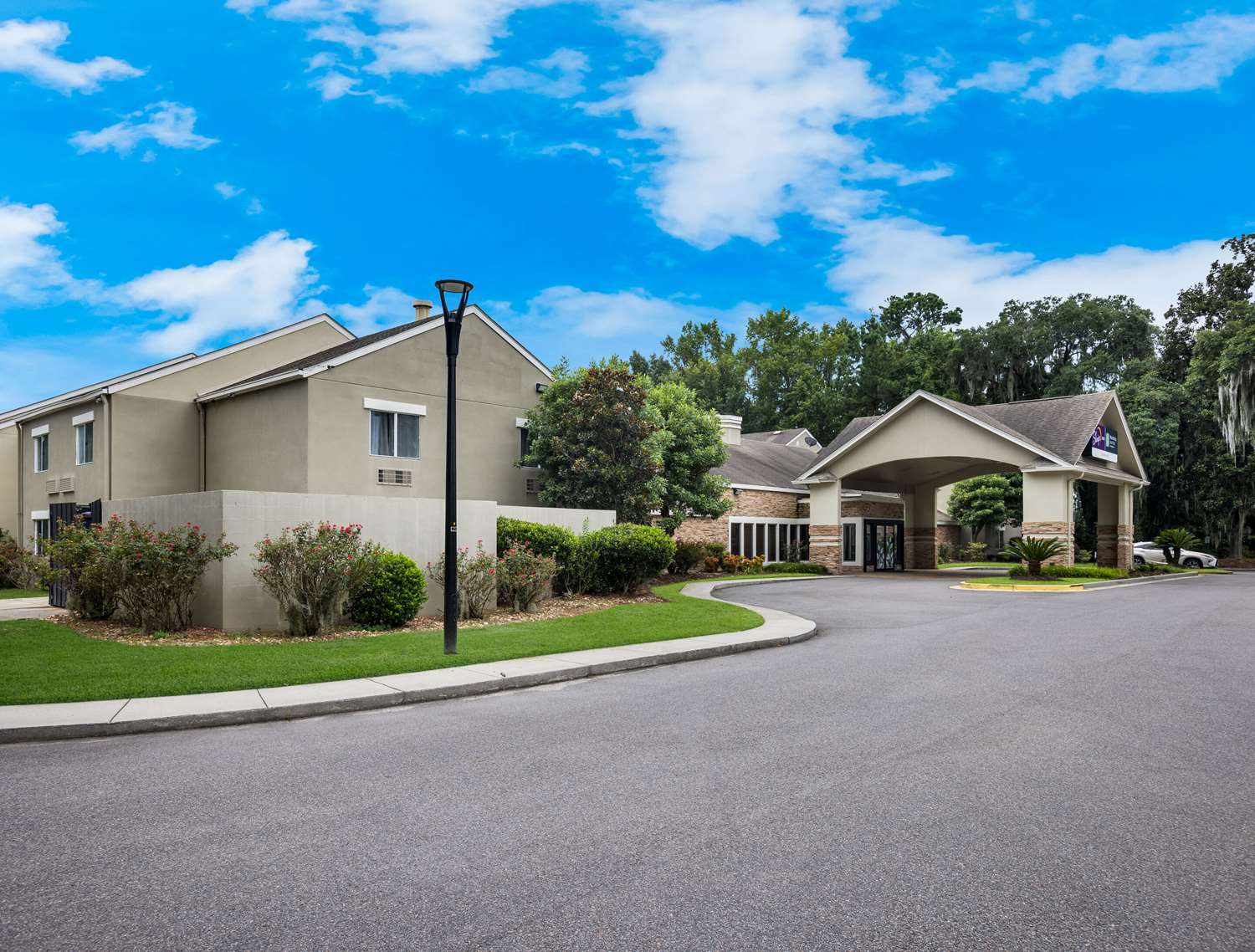MainStay Suites Savannah Midtown 39/40