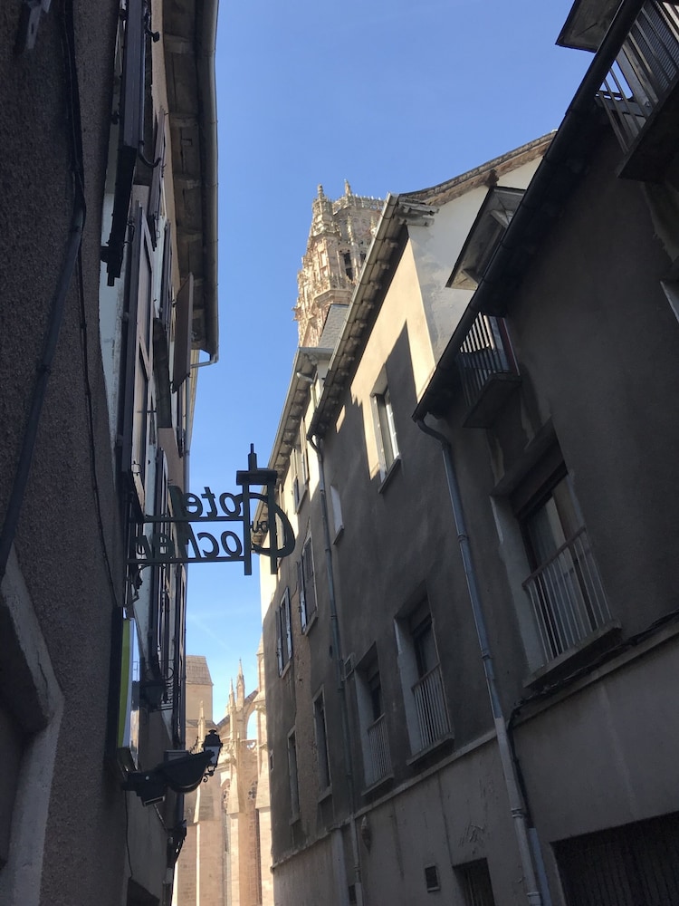 Hôtel Du Clocher 16/25