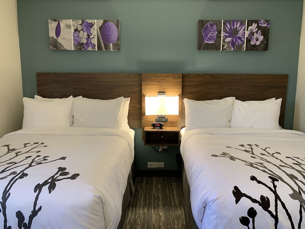 Sleep Inn & Suites California MD 6/22