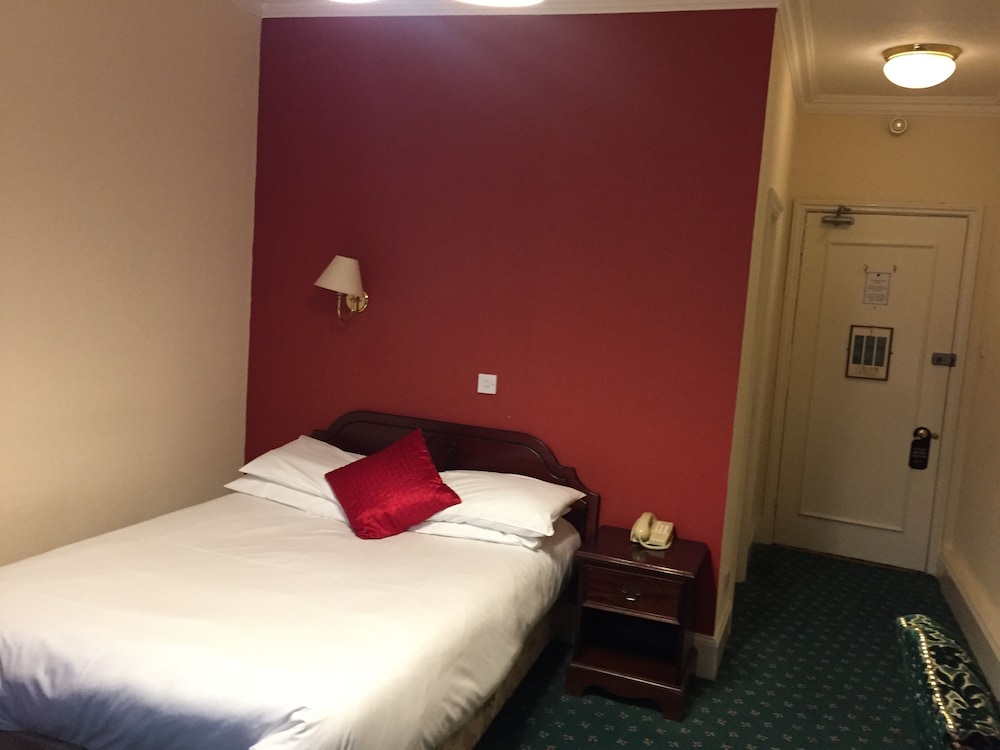 Green Dragon Hotel 15/49