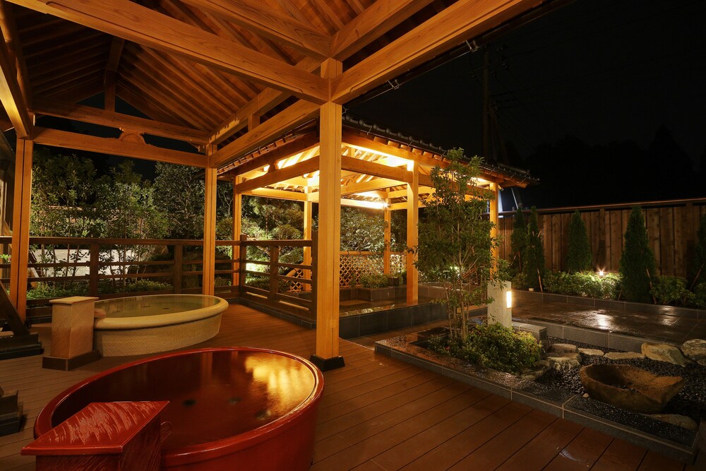 International Resort Hotel Yurakujo 26/50