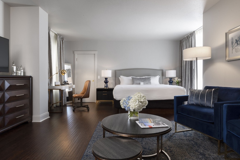 Seven Gables Inn 16/26