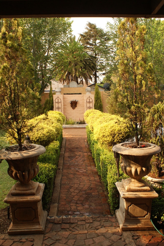 Hampton House - Guest House 41/50