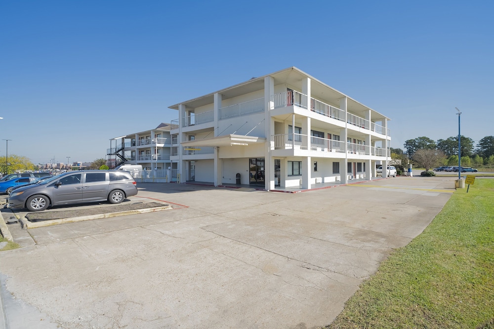 Americas Best Value Inn & Suites Humble 28/40